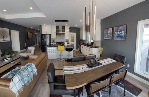 Casselman House | Waterfront Retreat - South Nation River