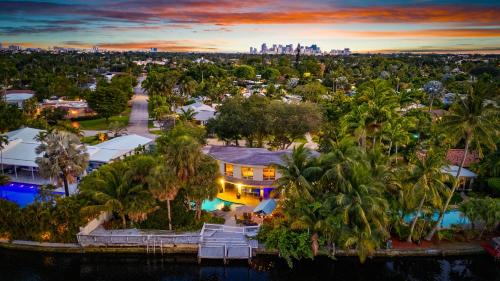 Oakland Park House | Waterfront Retreat: 7BR Villa with Pool Jacuzzi