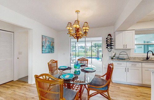 Oakland Hills House | Waterfront retreat with in ground pool, outdoor patio, gas grill, and wifi