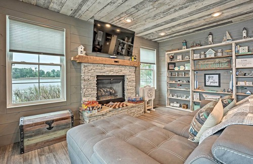 LaGrange County Cottage | Waterfront Retreat, 10 Mi to Dtwn Shipshewana