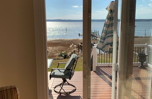 St. Leonard House | Waterfront riverhouse on a beautiful farm only 50 minutes from DC
