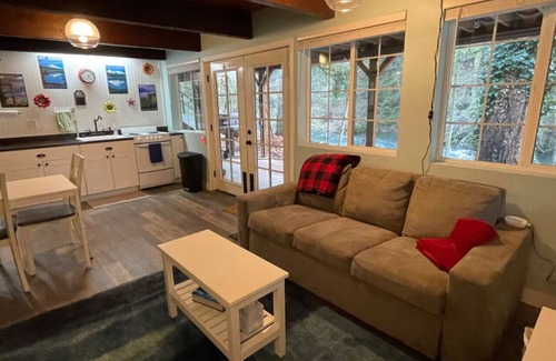 Washougal Apartment | Waterfront: River’s Edge on Washougal River