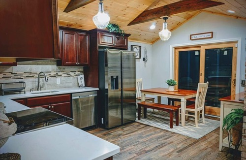 Sparrow Bush House | Waterfront, rustic resort like farmhouse with pool