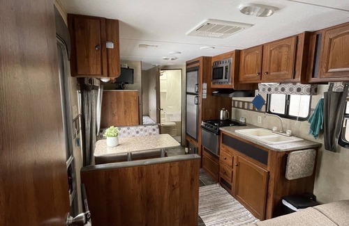 Blind Bay Resort | Waterfront RV Accommodation in Blind Bay Resort on Shuswap Lake Beach