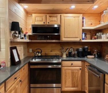 Milanville House | Waterfront Secluded Log Cabin