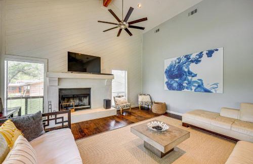 Seguin House | Waterfront Seguin Lake House Near Downtown