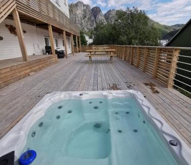 Torsken Apartment | Waterfront Senja