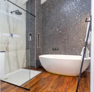 Kosmos House | Waterfront Serenity View