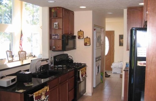 Finley Point House | Waterfront! Sleeps 6-8. Beach access. Sale! 325nt for June 2025.