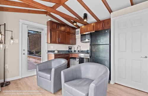 Gig Harbor Apartment | Waterfront Studio Apartment. Perfect for work or play.
