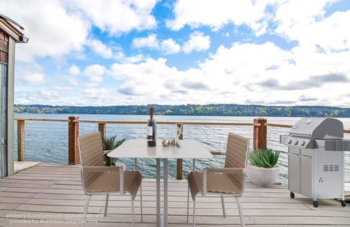 Gig Harbor Apartment | Waterfront Studio Apartment. Perfect for work or play.