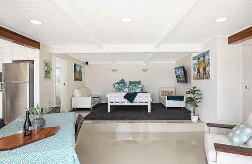Blackwall Apartment | 'Waterfront Studio' by Accom Holidays