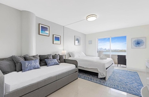 North Bay Village Apartment | Waterfront Studio Condo in the Heart of Miami - Free Parking & Bay Views