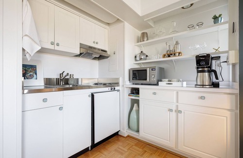 Glen Arbor Apartment | Waterfront Studio, newly renovated, A Cool Studio, Glen Arbor M22 Crystal River