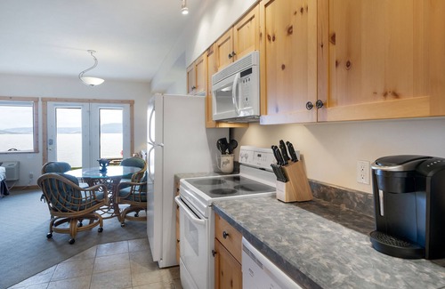 Polson Condo | Waterfront Studio on Flathead Lake