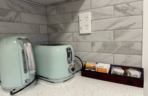 Auckland Apartment | Waterfront studio unit near Auckland Airport