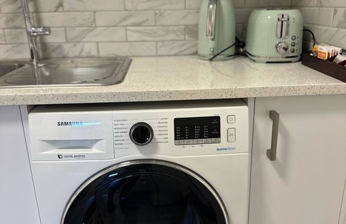 Auckland Apartment | Waterfront studio unit near Auckland Airport