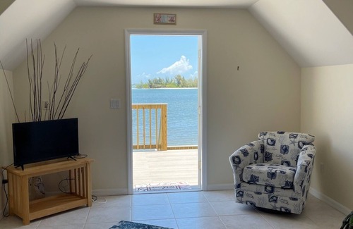 Roseland Apartment | Waterfront Studio with pool and boat dock