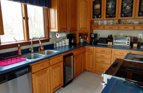 Reedville House | Waterfront Stunning River Retreat - Chesapeake Bay - Hot Tub-Kayaks-Fenced Yard