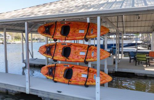 Sunrise Beach House | Waterfront Sunrise Beach Rental with Private Dock