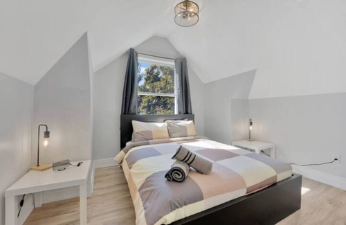 North Kawartha Cottage | Waterfront Sunset Cottage