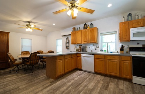 Rock Point Cottage | Waterfront Sunsets, Fishing, Boating, and Crabs! Paxs River, Budds Creek MIR.