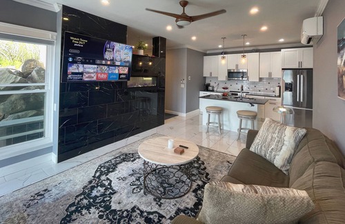 Conning Towers Nautilus Park Apartment | "Waterfront Sunsets” Guest House