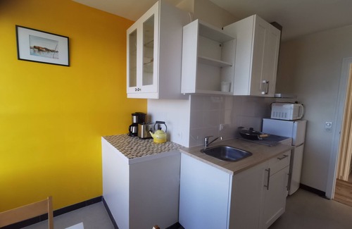 Batz-sur-Mer Apartment | Waterfront T3 - sea view - garden, terrace, free parking