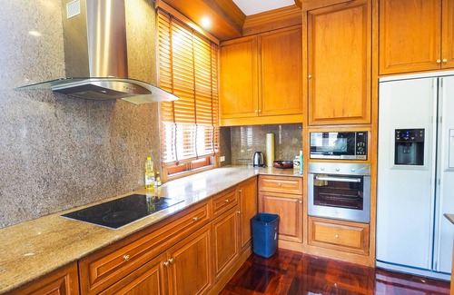Na Chom Thian Villa | Waterfront 3BR Pool Villa near Yacht Club Pattaya