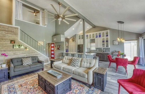 Horseshoe Bay House | Waterfront townhome on Lake LBJ in Horseshoe Bay w/day docking.