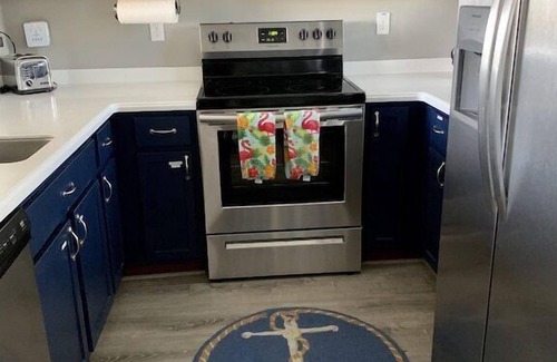 Ruskin House | Waterfront Townhome w/Heated Pool & Balconies