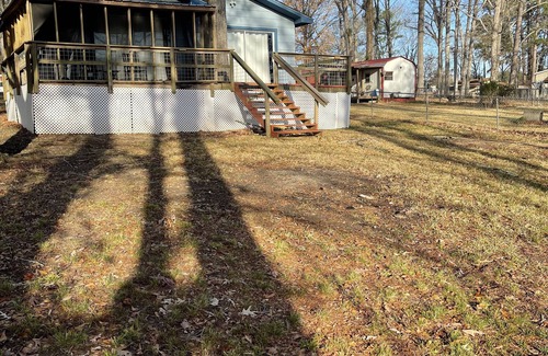 Negreet Cabin | Waterfront two bedroom cottage with ample parking