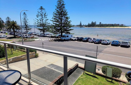 The Entrance Apartment | Waterfront Unit - Jewel Court Unit 5 - on Marine Parade