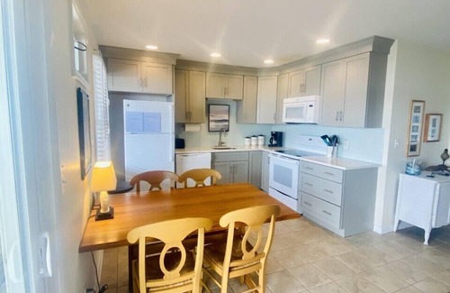 Chincoteague Condo | Waterfront Unit on Assateague Channel View with Floating Dock
