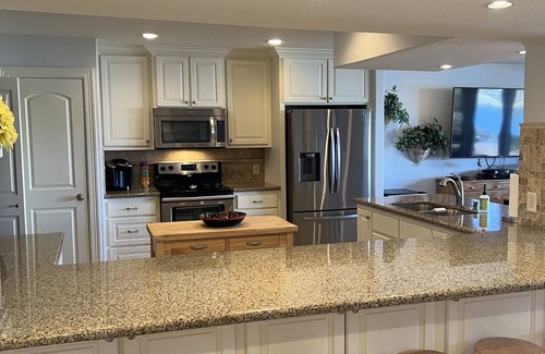 Walden on Lake Conroe House | Waterfront updated 3 Bedroom Townhome on Quiet Cove, sleeps 10 fully furnished.