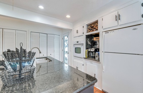 Urbanna Cottage | Waterfront Urbanna Home w/Private Dock & Pool