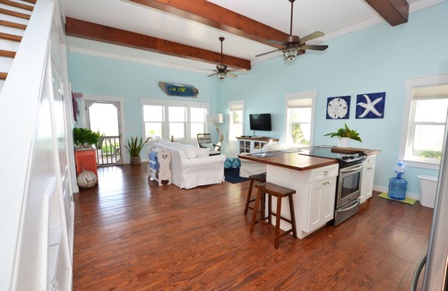 Spanish Wells Cottage | Waterfront Vacation Rental - Private & Quiet Location - Fully Air-conditioned