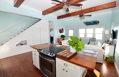 Spanish Wells Cottage | Waterfront Vacation Rental - Private & Quiet Location - Fully Air-conditioned