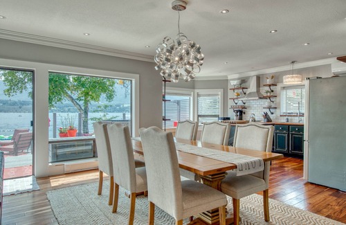 Scotch Creek House | Waterfront Vacation- FULL house with Dock and Buoy