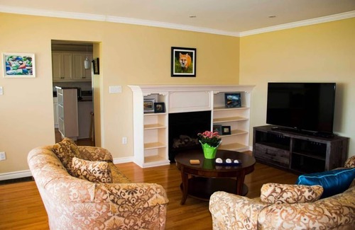 Stanhope House | Waterfront Vacation Home-Laundry inside、Air Conditioner-Perfect location！