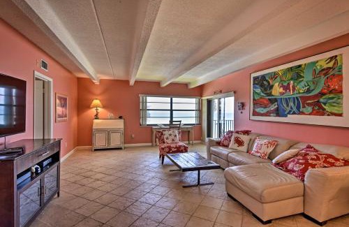 Central Beach Apartment | Waterfront Vero Beach Condo with Ocean-View Balcony