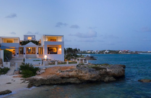 South Hill Villa | Waterfront Villa, 2 Beaches, Snorkeling, Private Pool, & Spectacular Views!