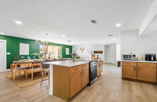 Palm Beach - West Palm Beach House | Waterfront Villa w/Pool Game Room