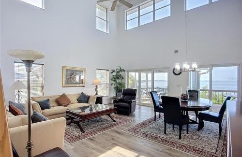 Bayshore Gardens House | Waterfront Villa 3BD 2BA Townhome Side A Bring your Boat