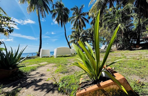Saint-Pierre Villa | Waterfront villa, sea side.