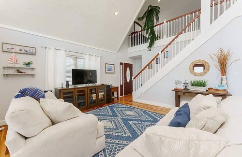 Dandridge Ski Chalet | Waterfront Vista at White Oak Cove: Majestic Water Views of Douglas Lake & the Smoky Mountains