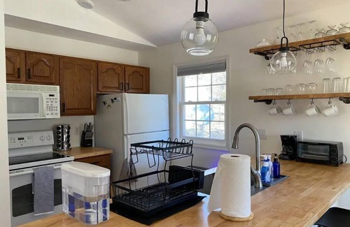 Luray House | Waterfront, Walk to River, Fast Wifi, Fireplace