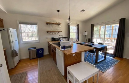 Luray House | Waterfront, Walk to River, Fast Wifi, Fireplace