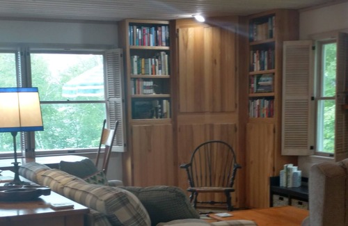 Petoskey House | Waterfront Walloon Lake House