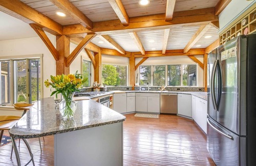 West Bath House | Waterfront West Bath Rental w/Screened-In Porch!